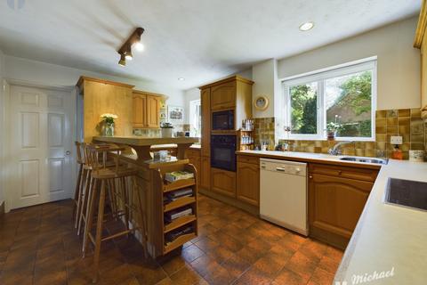 4 bedroom detached house for sale, The Pightle, Oving