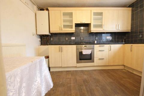 3 bedroom maisonette to rent, Drew Road, London, E16