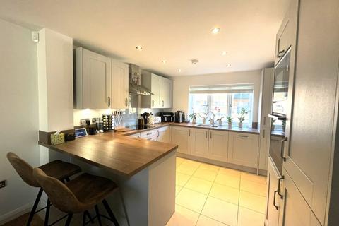 3 bedroom semi-detached house for sale, Willow Brook, Daventry, NN11 4FU.