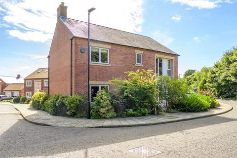 4 bedroom detached house for sale, St. Josephs Close, Killingworth, Newcastle Upon Tyne, Tyne and Wear, NE12