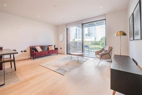 2 bedroom apartment to rent, Legacy Building, Viaduct Gardens, London, SW11