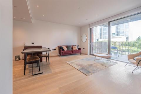 2 bedroom apartment to rent, Legacy Building, Viaduct Gardens, London, SW11