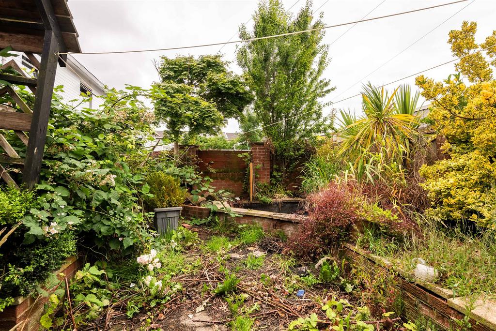 9 Hazlebarrow Close-4.jpg