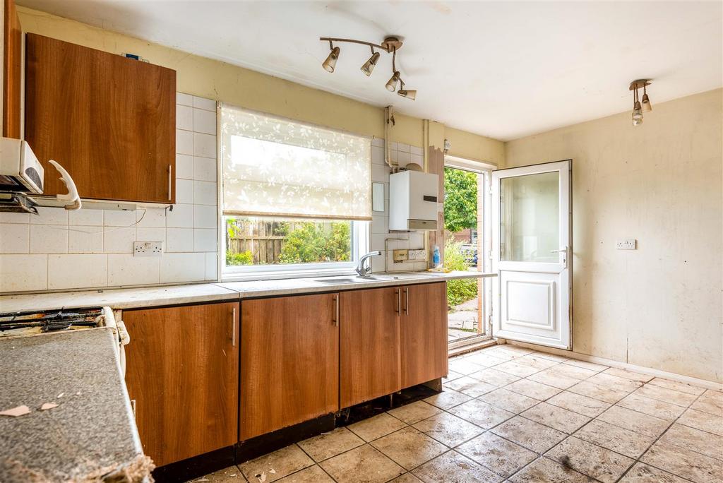 9 Hazlebarrow Close-8.jpg