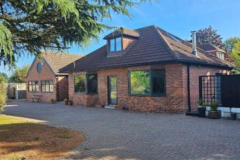 5 bedroom detached bungalow for sale, North Road, Sutton-On-Trent NG23