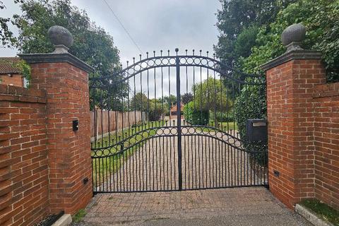 5 bedroom detached bungalow for sale, North Road, Sutton-On-Trent NG23