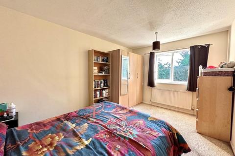33 Greenglades, Northampton, NN4 9YW