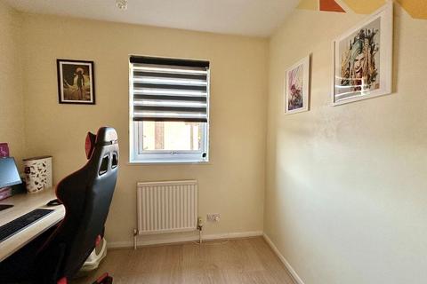 33 Greenglades, Northampton, NN4 9YW
