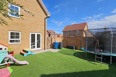 3 bedroom semi-detached house for sale, Thornton Mews, Bingham