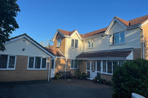 5 bedroom detached house for sale, Penzance Close, Hinckley