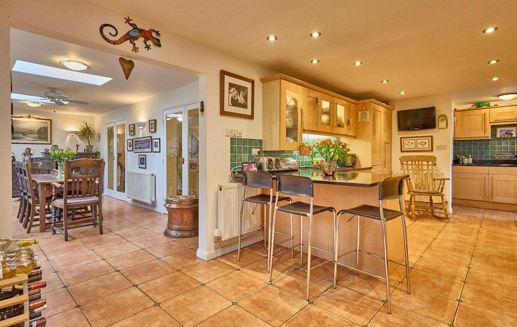 Open Plan Fitted Dining Kitchen