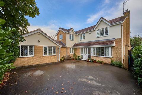 5 bedroom detached house for sale, Penzance Close, Hinckley