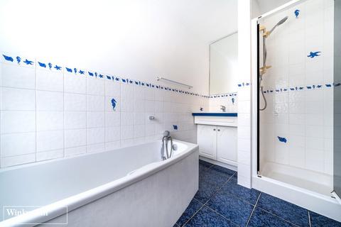 2 Church Road, North Waltham, Basingstoke, RG25 2BG