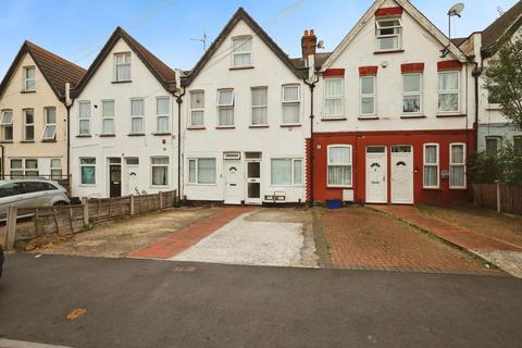 2 bedroom apartment for sale, Fleetwood Avenue, Westcliff-on-sea, SS0