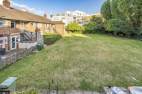 2 bedroom flat for sale, West Barnes Lane, Raynes Park