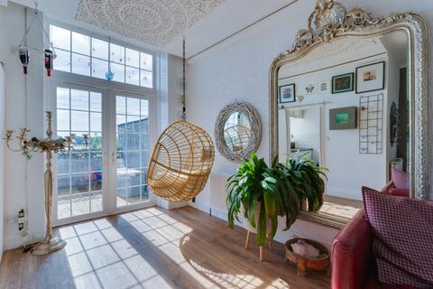 61 Dumbarton Road, Bowling, Glasgow, G60 5AQ