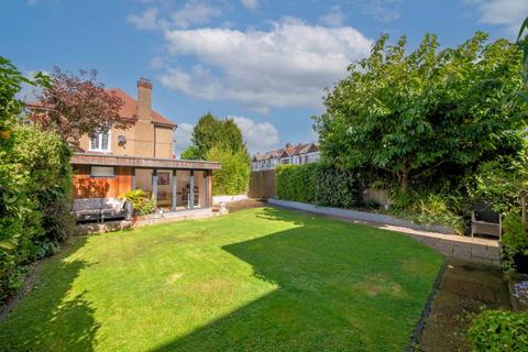 4 bedroom terraced house for sale, HOLDENHURST AVENUE, FINCHLEY, N12