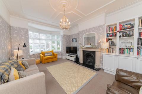 4 bedroom terraced house for sale, HOLDENHURST AVENUE, FINCHLEY, N12