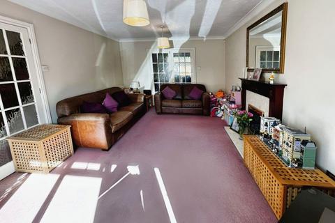 4 bedroom detached house for sale, Primrose Close, Swindon, SN25 1QY