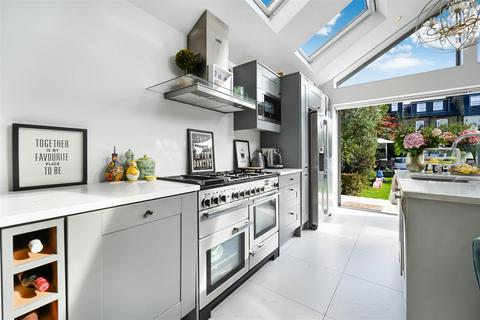 60 Lambton Road, Raynes Park, London, SW20 0LP