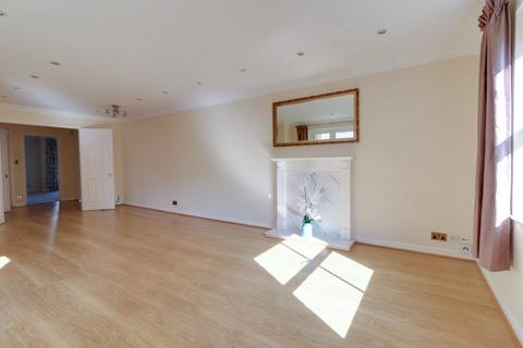 2 bedroom flat to rent, Tivoli GL50 2TF