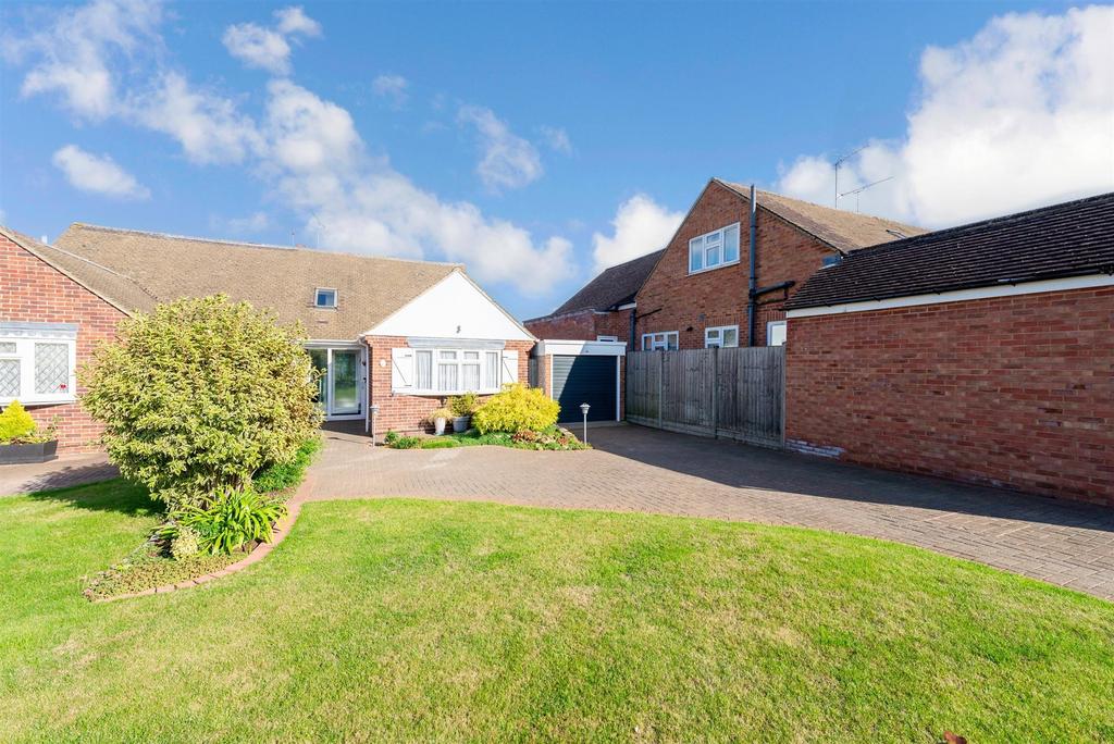 Nursery Road, Meopham, Kent 3 bed semidetached bungalow for sale £550,000