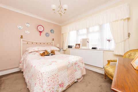 75 Nursery Road, Meopham, Gravesend, DA13 0NE