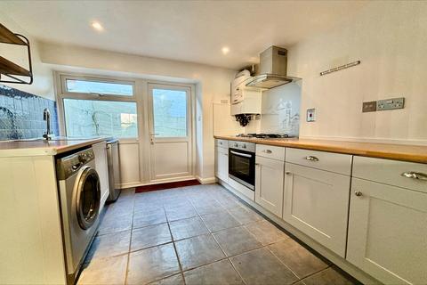 2 bedroom terraced house to rent, 118 Church Street, , Kingsbridge