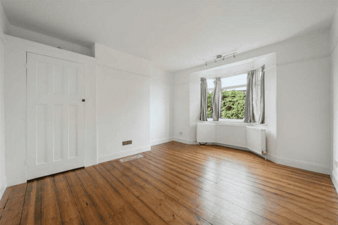 3 bedroom semi-detached house to rent, Broadfields Avenue, London, N21