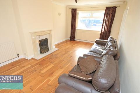 3 bedroom semi-detached house to rent, Kingsway Eccleshill, Bradford, West Yorkshire, BD2 1PN