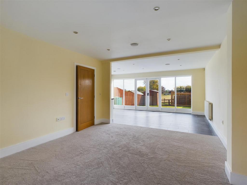 Open plan kitchen/living area