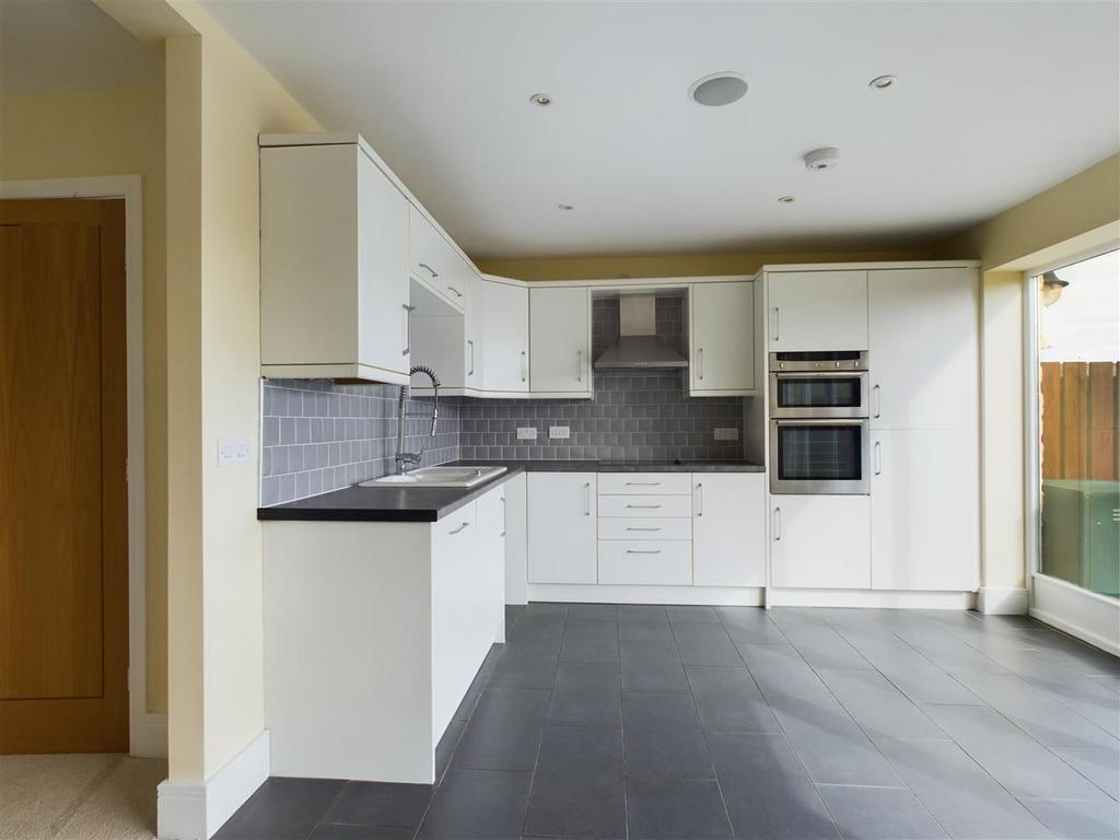 Open plan kitchen/living area