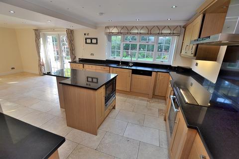 4 bedroom detached house to rent, Ash Hill, Wolverhampton