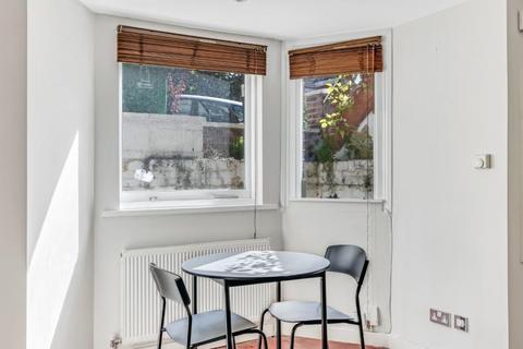 1 bedroom apartment to rent, Dennington Park Road, West Hampstead, NW6