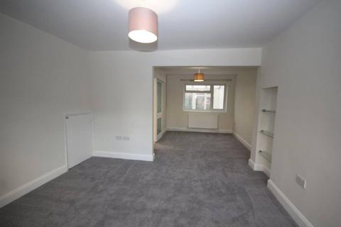 3 bedroom end of terrace house to rent, Meadow Drive, Amersham, Buckinghamshire, HP6