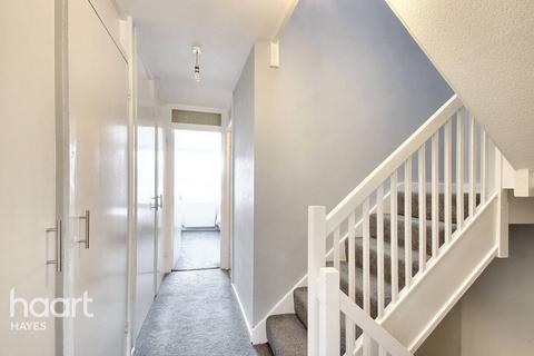 19 Lych Gate Walk, Hayes, UB3 2NN