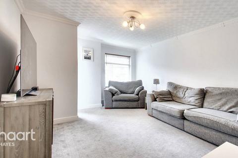 19 Lych Gate Walk, Hayes, UB3 2NN