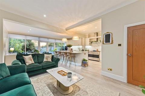 44 Ethelbert Road, London, SW20 8QE