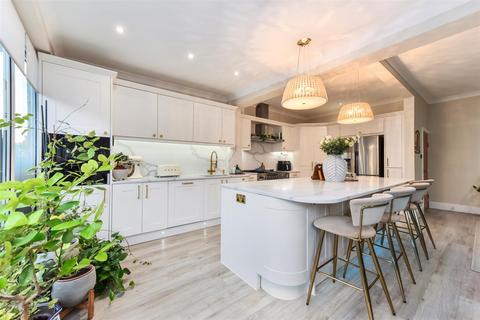 44 Ethelbert Road, London, SW20 8QE