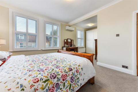 44 Ethelbert Road, London, SW20 8QE
