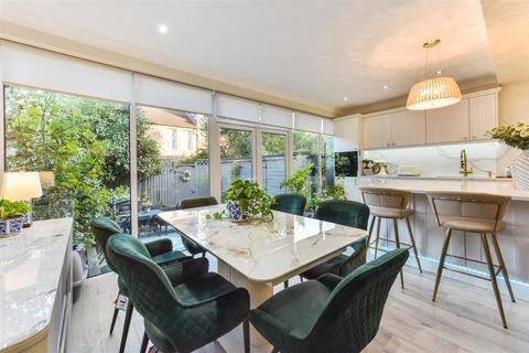 44 Ethelbert Road, London, SW20 8QE