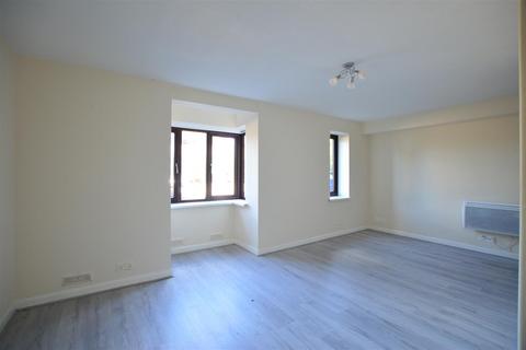 Studio for sale, Franklin Avenue, Slough