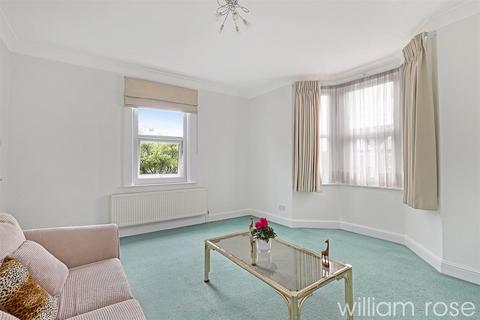 1 bedroom maisonette for sale, Connaught Road, London E4