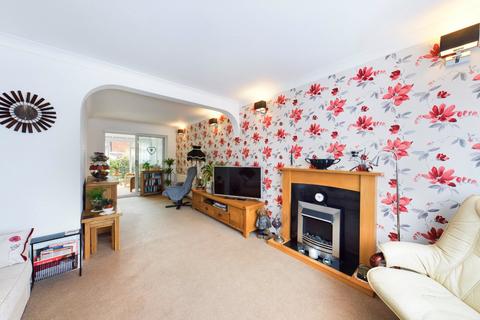 3 bedroom detached house to rent, Kipton Field, Kettering NN14