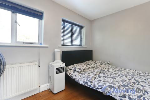 14 Lansdowne Wood Close, London, SE27 0BY