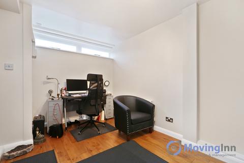 14 Lansdowne Wood Close, London, SE27 0BY