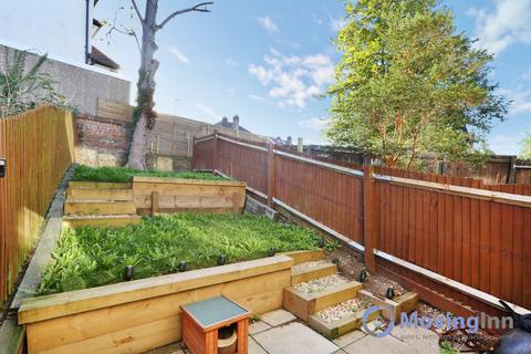 14 Lansdowne Wood Close, London, SE27 0BY