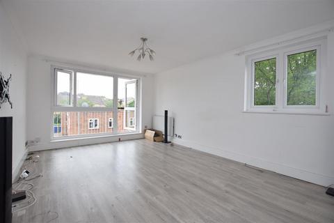 2 bedroom apartment to rent, Sutton Court, Brighton Road, Sutton SM2