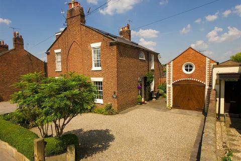 5 bedroom semi-detached house for sale, Trimpley Street, Ellesmere.