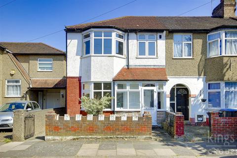 3 bedroom end of terrace house to rent, Malvern Road, Enfield